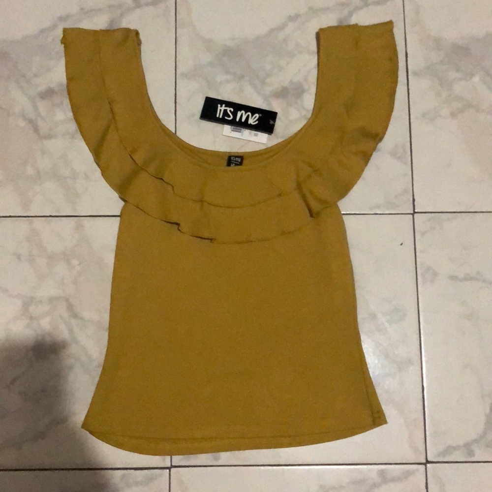 Ruffle knit top